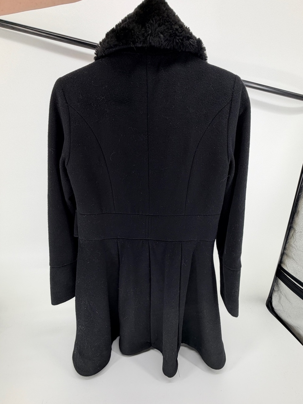 Betsey Johnson Black Wool Blend Faux Fur Collar Fit & Flare coquette Coat Size 2 - Picture 2 of 9